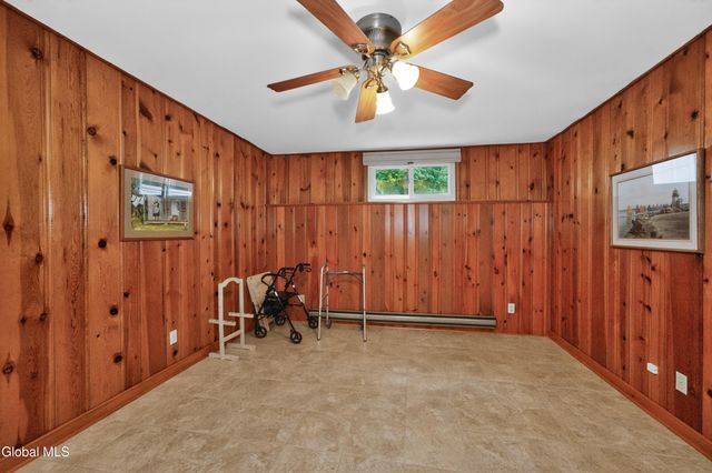 1060 Cornelius Avenue, Niskayuna, NY 12309