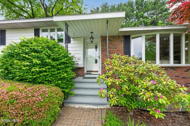 1060 Cornelius Avenue, Niskayuna, NY 12309