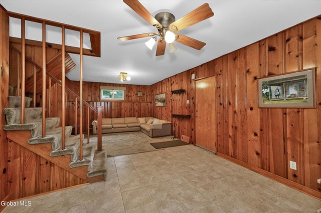 1060 Cornelius Avenue, Niskayuna, NY 12309