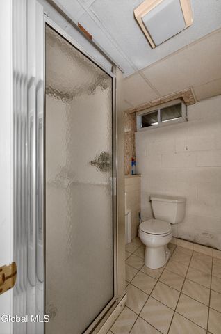 1060 Cornelius Avenue, Niskayuna, NY 12309