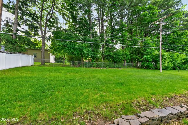 1060 Cornelius Avenue, Niskayuna, NY 12309