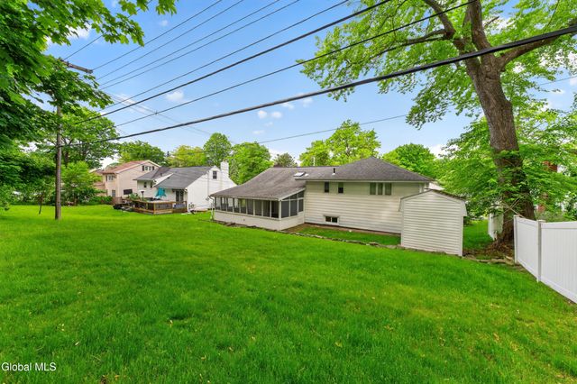 1060 Cornelius Avenue, Niskayuna, NY 12309