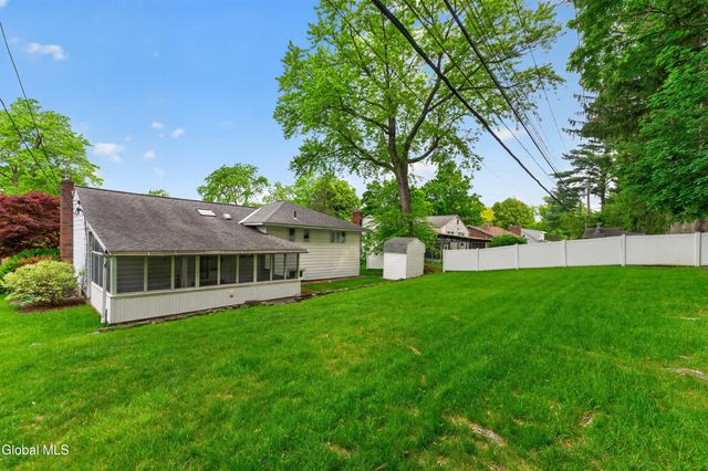 1060 Cornelius Avenue, Niskayuna, NY 12309