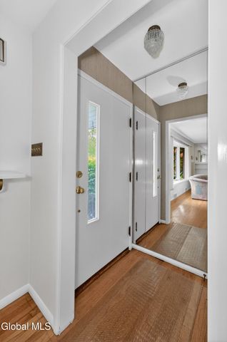 1060 Cornelius Avenue, Niskayuna, NY 12309