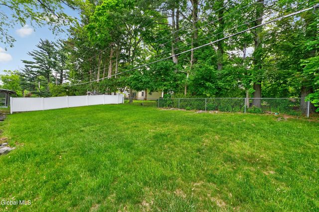1060 Cornelius Avenue, Niskayuna, NY 12309