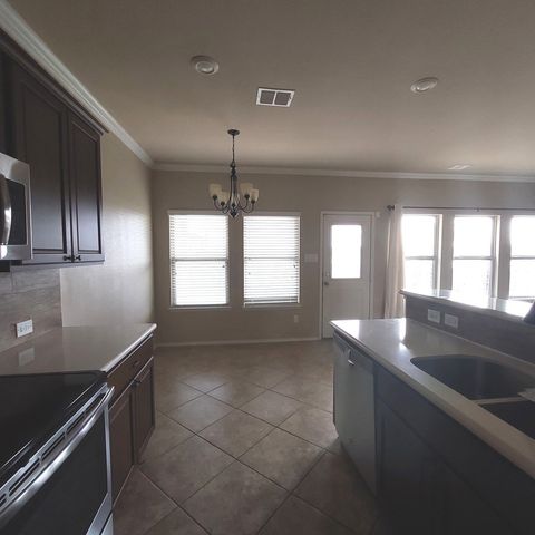 8404 Sioux Trail, Aubrey, TX 76227