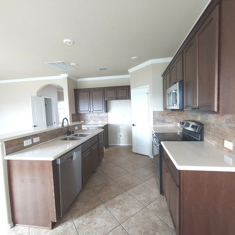 8404 Sioux Trail, Aubrey, TX 76227