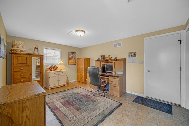 1004 Fran-lin Parkway, Munster, IN 46321