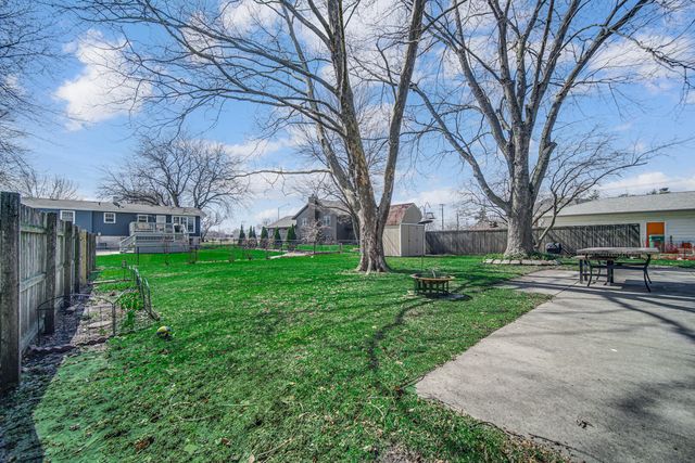 1004 Fran-lin Parkway, Munster, IN 46321