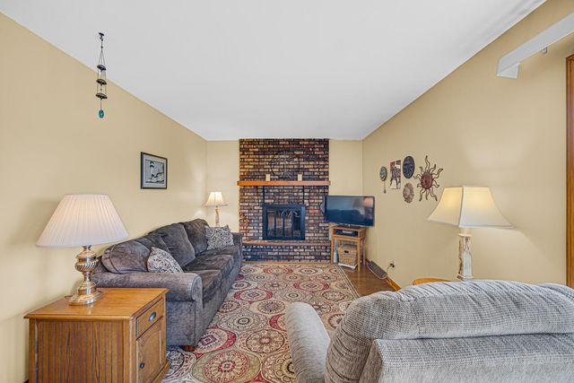 1004 Fran-lin Parkway, Munster, IN 46321