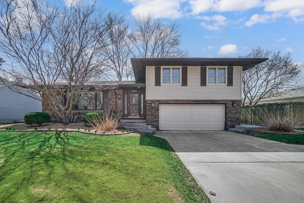 1004 Fran-lin Parkway, Munster, IN 46321