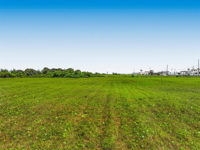 18051 Shaman Drive, Galveston, TX 77554