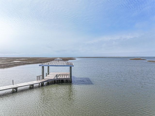 18051 Shaman Drive, Galveston, TX 77554