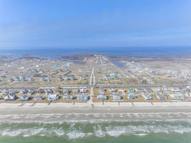 18051 Shaman Drive, Galveston, TX 77554