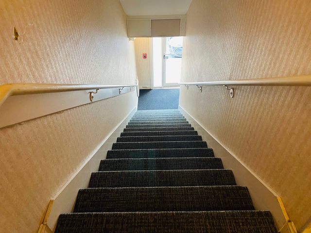 40 Eastern Ave Apt 201, Manchester, NH 03104