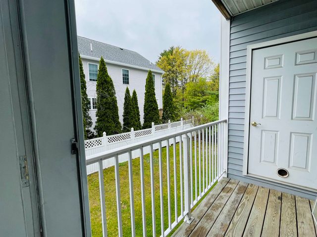 40 Eastern Ave Apt 201, Manchester, NH 03104