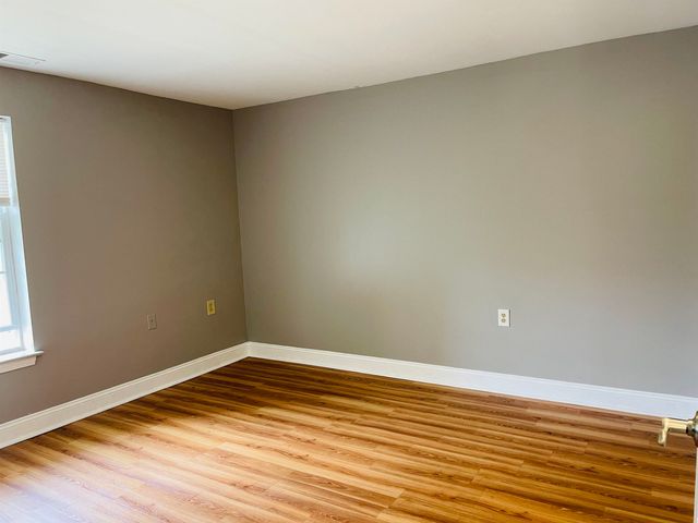 40 Eastern Ave Apt 201, Manchester, NH 03104