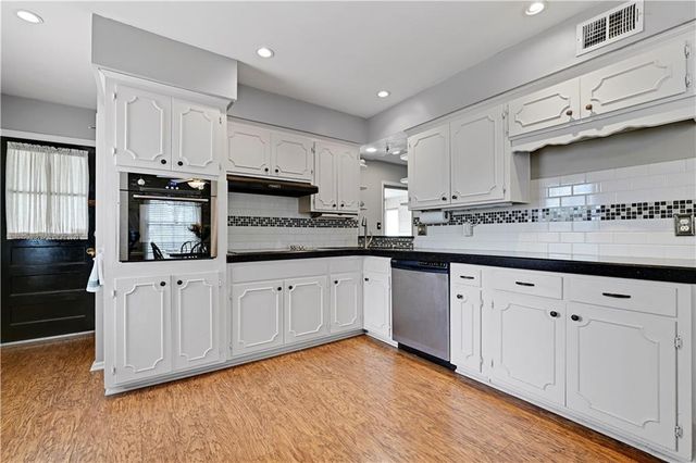 11521 Minor Drive, Kansas City, MO 64114