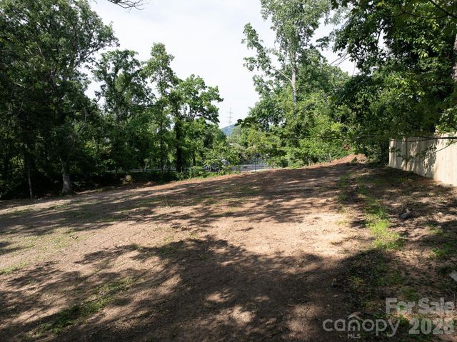 33 Reese Street 16-20, Asheville, NC 28804