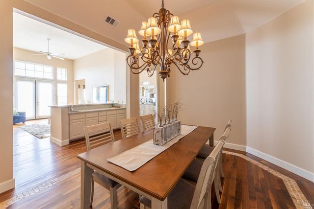 1143 Castle Oaks Dr, Napa, CA 94558