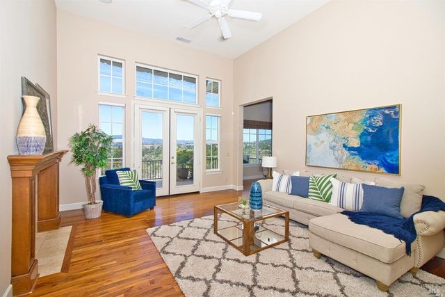 1143 Castle Oaks Dr, Napa, CA 94558