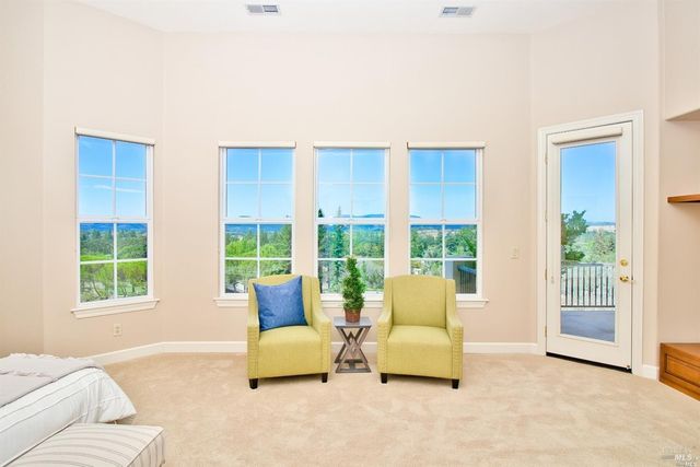 1143 Castle Oaks Dr, Napa, CA 94558