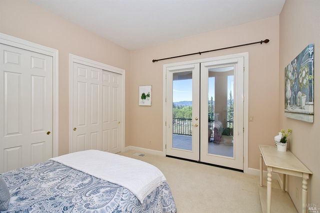 1143 Castle Oaks Dr, Napa, CA 94558