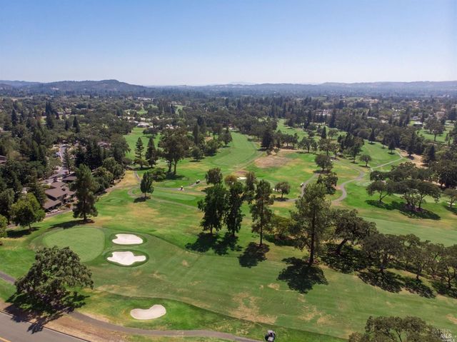 1143 Castle Oaks Dr, Napa, CA 94558