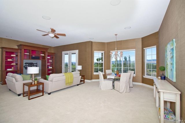 1143 Castle Oaks Dr, Napa, CA 94558