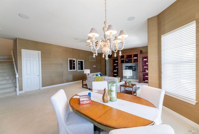 1143 Castle Oaks Dr, Napa, CA 94558