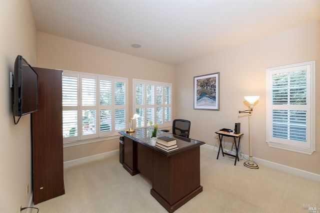 1143 Castle Oaks Dr, Napa, CA 94558