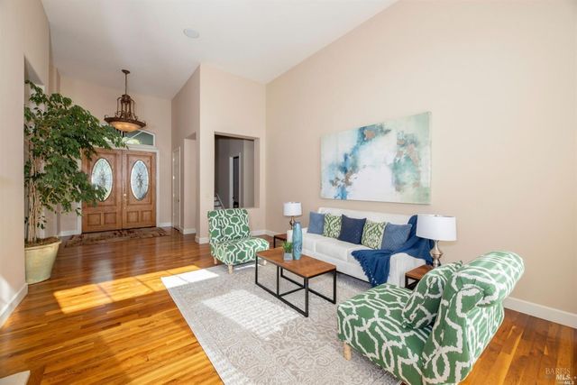 1143 Castle Oaks Dr, Napa, CA 94558