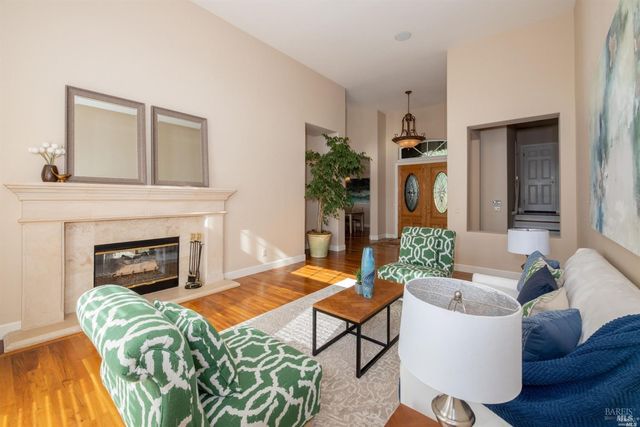 1143 Castle Oaks Dr, Napa, CA 94558