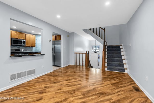 18 Bridgepointe Drive 207, South Amboy, NJ 08879