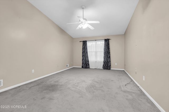 18 Bridgepointe Drive 207, South Amboy, NJ 08879