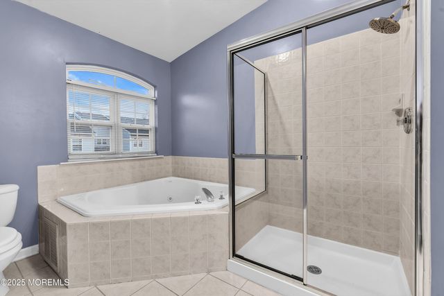 18 Bridgepointe Drive 207, South Amboy, NJ 08879