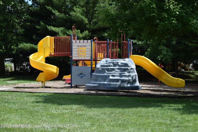 18 Bridgepointe Drive 207, South Amboy, NJ 08879