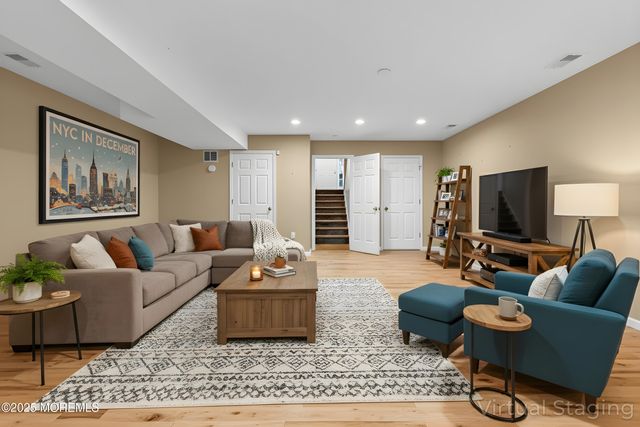 18 Bridgepointe Drive 207, South Amboy, NJ 08879