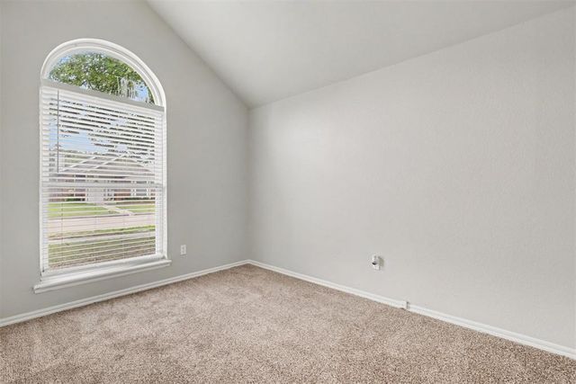 2113 S Robinson Avenue, Moore, OK 73170