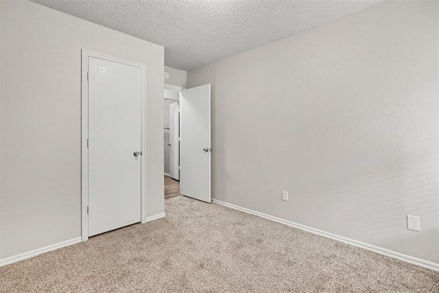 2113 S Robinson Avenue, Moore, OK 73170