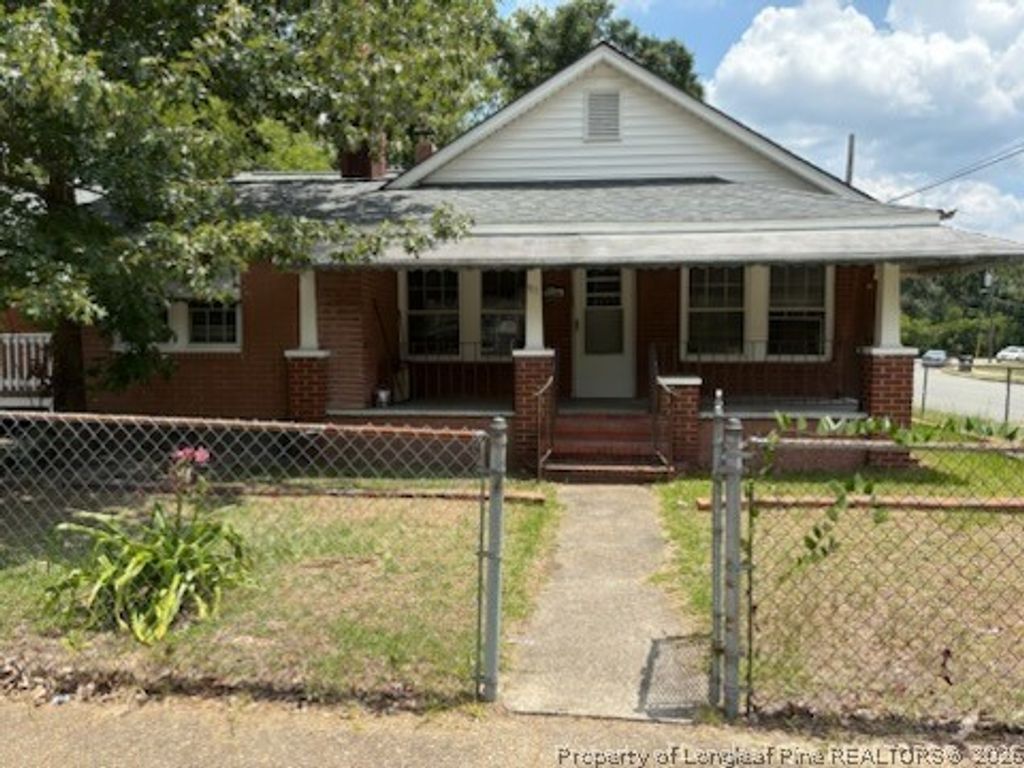 911 Henderson Avenue, Fayetteville, NC 28301 — exterior