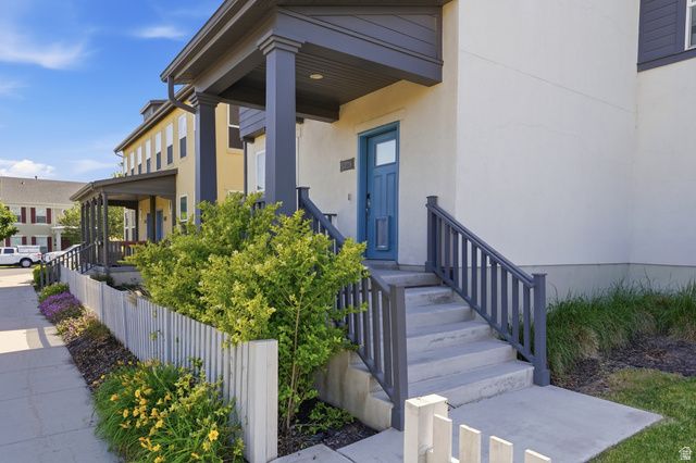 11728 S DAY STONE DR, South Jordan, UT 84009