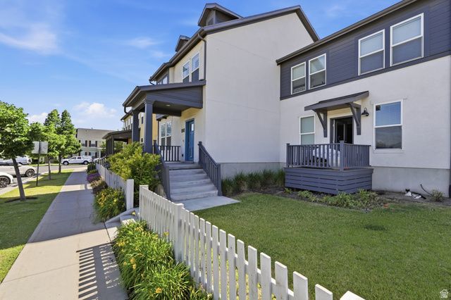 11728 S DAY STONE DR, South Jordan, UT 84009
