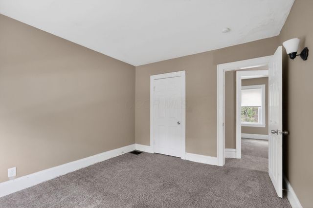 212 N Ogden Avenue, Columbus, OH 43204