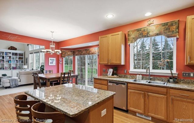 49288 Peninsular Drive, Van Buren Charter Township, MI 48111