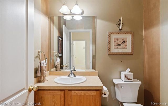 49288 Peninsular Drive, Van Buren Charter Township, MI 48111