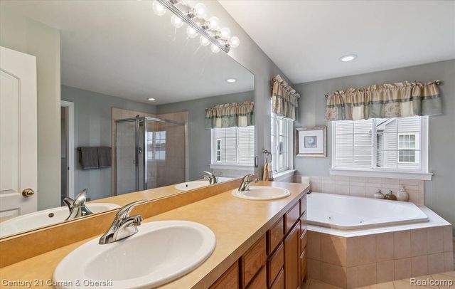 49288 Peninsular Drive, Van Buren Charter Township, MI 48111