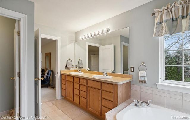 49288 Peninsular Drive, Van Buren Charter Township, MI 48111