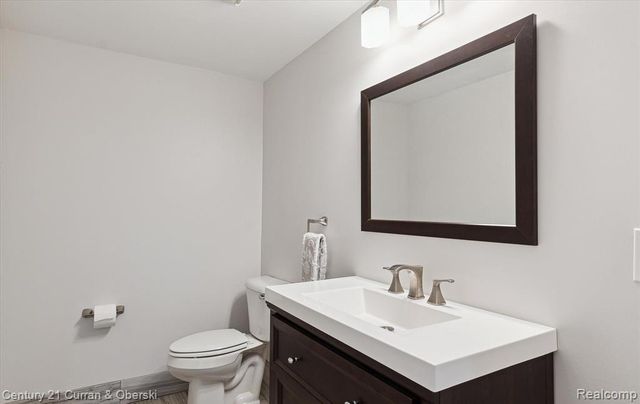 49288 Peninsular Drive, Van Buren Charter Township, MI 48111