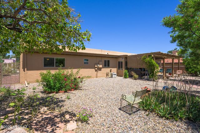 1349 N Paseo De Golf, Green Valley, AZ 85614